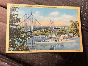 Acorazado Portland, O Oregon pasando por debajo del puente St, Johns, usado 1944 - Imagen 1 de 2