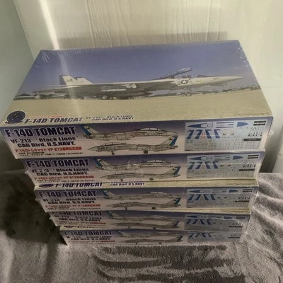 SELLADO de fábrica Fujimi F-14D Tomcat VF-213 Black Lions CAG Bird Model Kit Foto 1 de 4