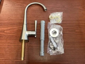 READ Moen S5560SRS 1 Handle High Arc Beverage Faucet Spot Resist Stainless B32 - Picture 1 of 3