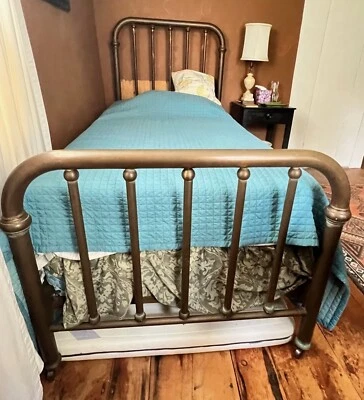 Antiguo raro marco de cama individual de latón cabecero pie de cama tamaño doble Foto 1 de 4