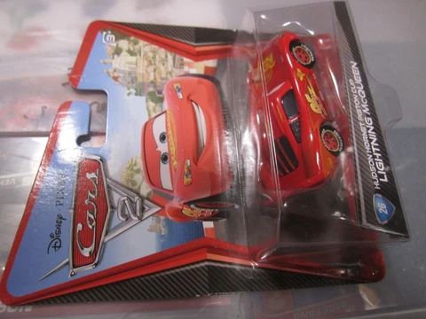 Disney Pixar Cars 2 LIGHTNING MCQUEEN HUDSON HORNET PISTON CUP #26 ~RARE~ Cover