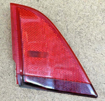 Luz trasera triángulo rojo para pasajero derecho Toyota MR2 SW20 1991-93 Foto 1 de 4