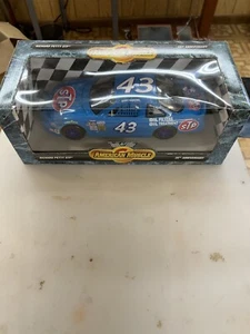 1.18 AMERICAN MUSCLE RICHARD PETTY NASCAR 25th ANNIVERSARY  BOBBY HAMILTON #7802 - Picture 1 of 1
