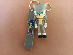 SILVER "SONIC THE HEDGEHOG" KEYCHAIN / BACKPACK CLIP -NEXT DAY SHIPPING - Picture 1 of 1