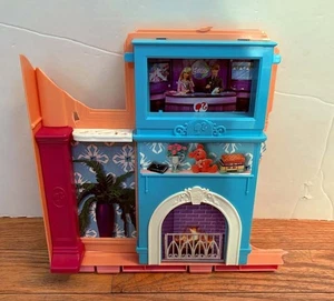 Barbie Traumhaus 2013 ERSATZ Wand Kamin/TV Wohnzimmer Mattel X7949 - Bild 1 von 1