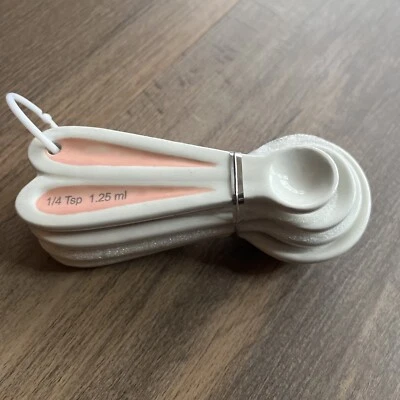 Ceramic Bunny Rabbit Measuring Spoons Set Of 4 New - Image 1 of 4