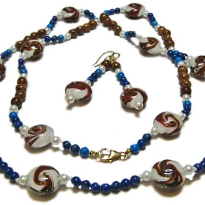 Coqueto collar y pendientes de cuentas de vidrio relleno de oro de SoniaMcD - Imagen 1 de 10