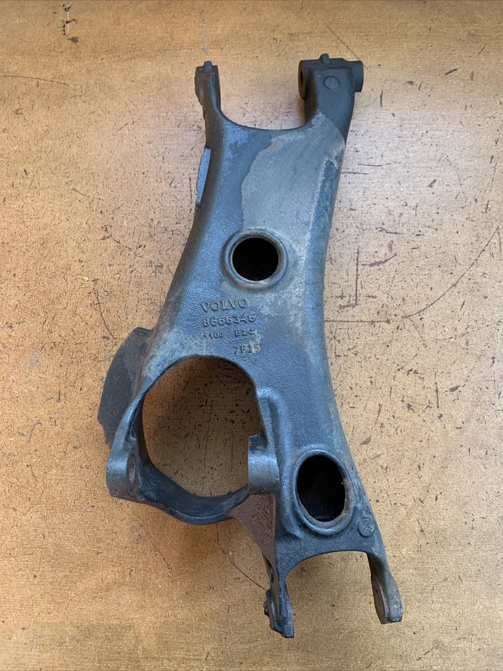 2003-2014 Volvo XC90 Lower Control Arm Rear Right Passenger Side 8666346 OEM - Image 1 of 4