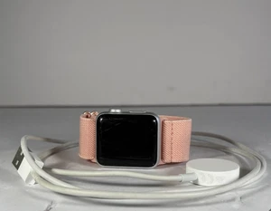 Montre connectée GPS Apple Watch Series 3 38 mm en aluminium argenté - A1858 - Besoin d'un bracelet neuf - Photo 1 sur 7