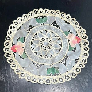 Pizzo centrino beige rosa ricamo floreale - vintage piccola macchia - cottagecore - Foto 1 di 5