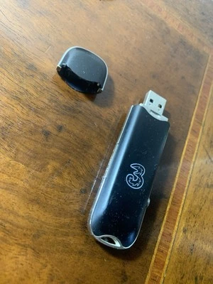 CHIAVETTA INTERNET MODEM 3g TRE OTTIMA per vecchie sim con adattatore micro SD - Immagine 1 di 4