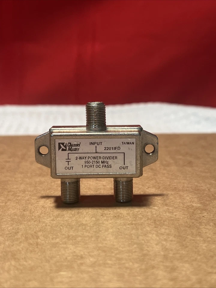 Channel Master 2201IFD 2-Way Power Divider 950-2150 MHz 1 Port DC Pass - Image 1 of 4
