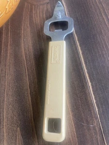 Abridor de latas de cerveza vintage Kamenstein metal plástico vajilla coleccionable - Imagen 1 de 3
