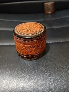 Vintage Burma Laquered Hand Painted Betel Nut Box With Elephants 2.25"×2.0" - Picture 1 of 8
