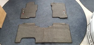 Original - nismo -Teppich - Fußmatten - Satz Nissan Navara / Frontier  King Cab - Bild 1 von 11