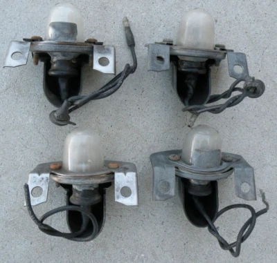 1 LINCOLN CONTINENTAL LICENSE PLATE HOUSING LIGHT LAMP COVER LENS 1961-1963 OEM - Image 1 of 4