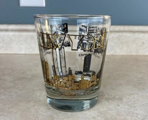 New York Buildings Includes The World Trade Centre Heavy Bottom 14 Fluid Ounce - Picture 1 of 7