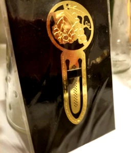 Vintage Rare HTF Sample Grape Bookmark Gold Tone Around 2000' Still in Package - Imagen 1 de 6