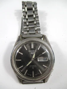 ** Vintage Seiko 5 Automatic Watch 21 Jewels AS-IS Has Scratches - Picture 1 of 3