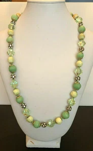 Vintage VENDOME Green Crystals Mixed With Art Glass Beads single Strand Necklace - Foto 1 di 11