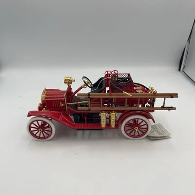 VINTAGE FRANKLIN MINT 1916 FORD MODEL T FIRE PUMPER B11UQ62 With Paper Work - Image 1 of 4