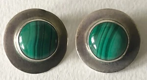 Pendientes CLIP VINTAGE REDONDOS GRANDES de plata esterlina nativos americanos de malaquita - Imagen 1 de 4