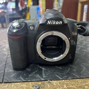 Nikon D50 6.1 MP Digital SLR Camera - (Body Only)