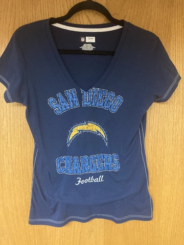 Los Angeles Chargers T-shirt size woman's Large Cover