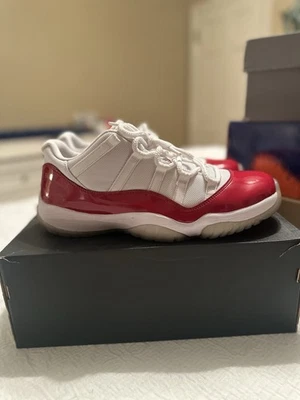 Air Jordan 11 ретро 2016 низкие вишневые размер 10,5 - Изображение 1 из 4