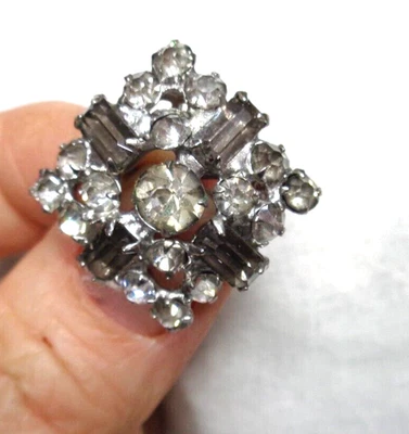 Vtg Estate Jewelry ~ Silvertone Glass Rhinestone GRAY ACCENT Pin ~ 1-1/8" - image 1 of 4