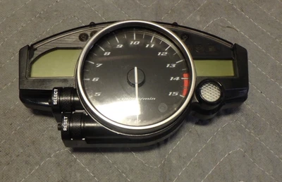 YAMAHA R1 04-06,  OEM SPEEDOMETER - GAUGES 4K MILES  5VY-83500-21-00 - Image 1 of 3