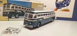 CORGI - YELLOW COACH 743 - SILVERSIDE - 1/50 SCALE MODEL BUS - 98470 - Bild 1 von 7