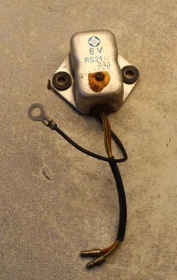 REGULADOR DE VOLTAJE HONDA XL175 K1 K2 XL250 XL350 K1 6V RS21 OEM 33140-121-003 Foto 1 de 4