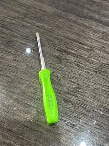 Snap-on Tools USA NEW GREEN Hard Grip MINI #1 Phillips Screwdriver SDDP301A - Picture 1 of 1
