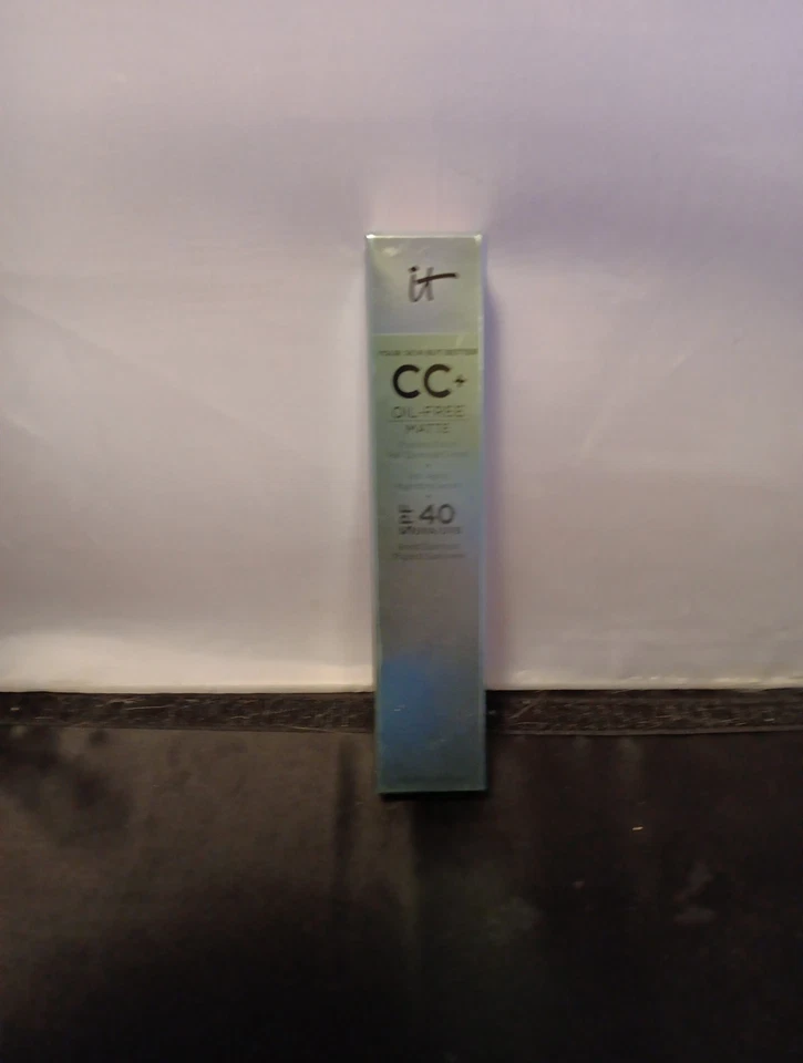 IT Cosmetics Your Skin but Better CC creme fosco sem óleo com FPS 40, leve... - Imagem 1 de 1
