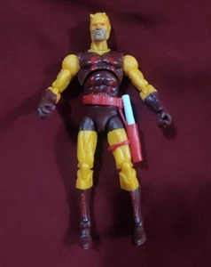 Traje Original Amarillo Suelto Serie Universo Marvel Legends Daredevil 3.75 Pulgadas - Imagen 1 de 2