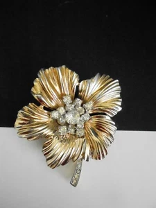 Jomaz Vintage Signed Floral Brooch with Clear Rhinestones - Picture 1 of 3