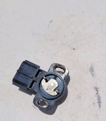 Throttle Position Sensor TPS  2002 2003 2004 2005 KIA SEDONA V6 - Image 1 of 2