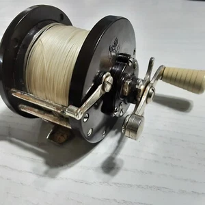 Carretes de pesca vintage Penn No. 85 GRAN JUEGO DE AGUA SALADA PREENROLLADO HECHO EN ESTADOS UNIDOS! - Imagen 1 de 8