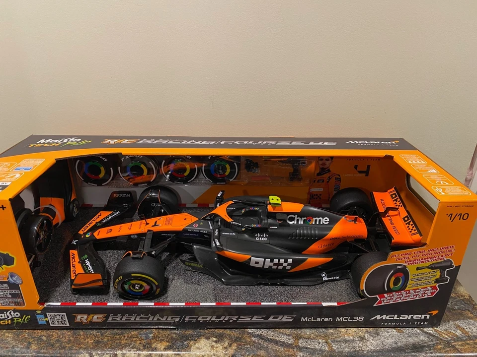 Maisto McLaren Formula 1 R/C Car *1/10 MCL38 LANDO 21in Car Battery+Rechargable - Image 1 of 4