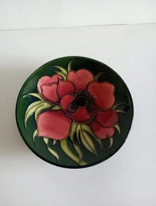 Moorcroft Beautiful Anenome Pink on Green 11.5cm Dish 2003 Ltd Edition. Signed. - Picture 1 of 8