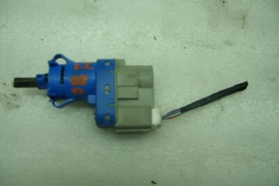 Выключатель стоп-сигнала 2008 08 Ford Focus B-102-1 D - Изображение 1 из 2