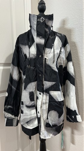 Vendita al dettaglio a $2.759 Off White Liquid Melt Trackcoat taglia 42 progettato in Italia