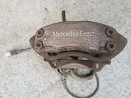 Par de pinzas de freno Mercedes Benz 2002. PARTE # 20.747 Foto 1 de 4