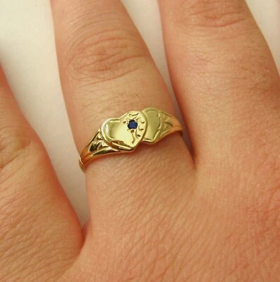 SOLID 9K 9ct SOLID GOLD DOUBLE HEART SAPPHIRE LOVE SIGNET RING Size J/5 to N/7   - Image 1 of 4