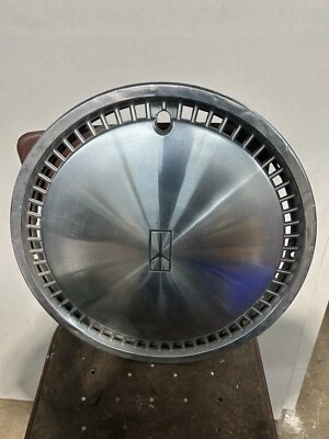 Oldsmobile Ninety Eight Delta Eighty Eight 88 98 1980 tapacubos 15" bonito Foto 1 de 4