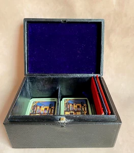 Juego de Cartas Bezique Vintage 1933 Juego de Lujo Estuche de Cuero Repujado Tapa Forrada de Terciopelo - Imagen 1 de 23