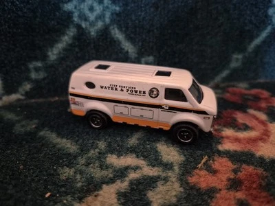 MATCHBOX 2007 CHEVY VAN CITY SERVICES WATER & POWER - Image 1 of 4