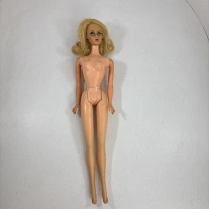 Barbie Twist 'N Turn TNT vintage Mattel 1966 rubia ceniza pestañas enraizadas Japón - Imagen 1 de 11