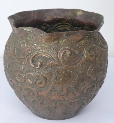 Jarrón indio figuras bailando trabajadas a mano olla de metal reposada aleación de cobre rollo Foto 1 de 4